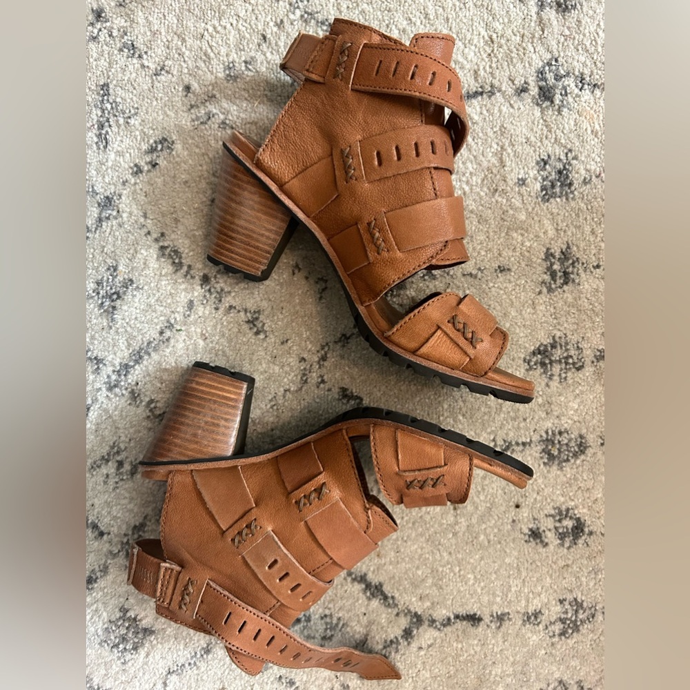 SOREL Women Nadia Buckle Sandal 6.5